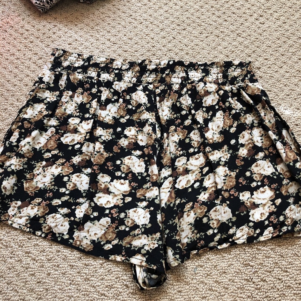 Floral flowy shorts